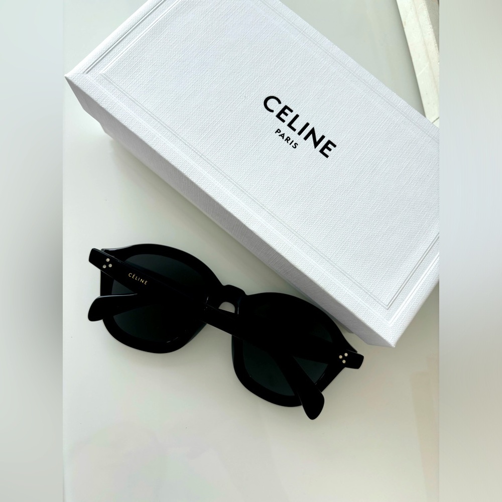 Celine CL 40017F 01A Black / Gray Sunglasses CL40017F 01A 53mm. W case and box